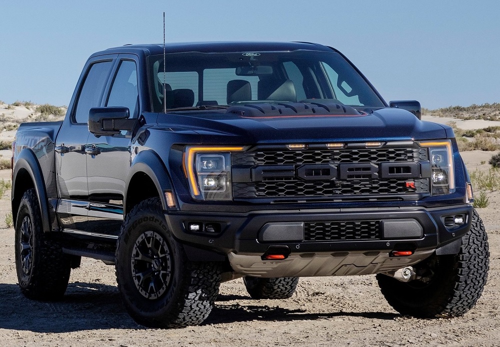 Ford Raptor portada Ford no solo es una de las marcas de autos más reconocidas en el mundo. Quizá sea más conocido por ser el primer fabricante de automóviles que automatizó la producción con una cadena de montaje, pero también ha sido pionera en desarrollo e innovación de modelos y productos que han sembrado cátedra en la industria.