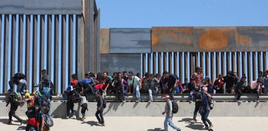 Activistas mexicanos y migrantes advirtieron este martes de una nueva ola migratoria que llega a la frontera sur de México desde distintos países, en particular de Cuba, con la meta de llegar a Estados Unidos a pesar de las mayores restricciones desde el fin del Título 42.