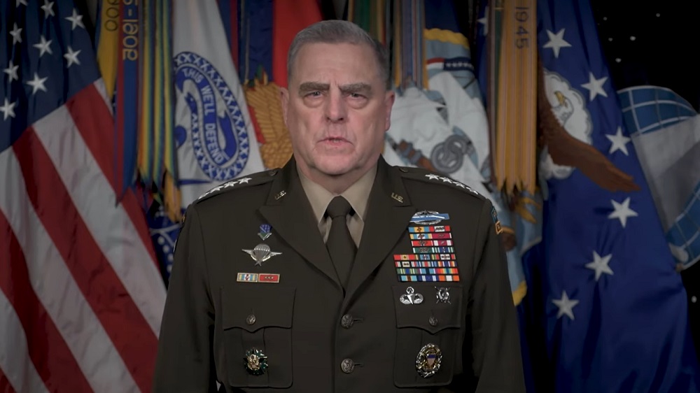 General Mark Milley La Casa Blanca está contemplando la posibilidad de enviar a Ucrania munición de racimo.