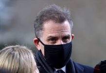 La Justicia ha rechazado este miércoles el acuerdo de culpabilidad alcanzado hace poco más de un mes entre el Hunter Biden, hijo del presidente estadounidense, Joe Biden, y la Fiscalía del país y en virtud del que reconocía una serie de delitos fiscales para evitar la cárcel.