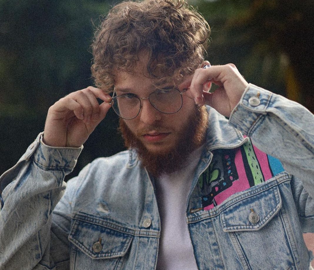 Ian Gianni ha estado haciendo un impacto en el mundo de la música con su voz joven conmovedora y única.