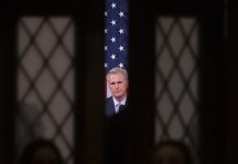 El líder de la Cámara de Representantes de Estados Unidos, el republicano Kevin McCarthy, ha aumentado en las últimas horas la presión sobre el presidente del país, Joe Biden, con una amenaza de juicio político, aunque los números no le alcanzan para destituir al mandatario.