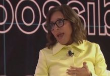 Linda Yaccarino defiende que "sólo hay un Twitter" ante el lanzamiento de Threads La consejera delegada de Twitter, Linda Yaccarino, ha defendido la posición de la red social propiedad de Elon Musk ante el lanzamiento la semana pasada de Threads (Hilos), la nueva aplicación de 'microblogging' con la que Meta pretende convertirse en su principal competidor.