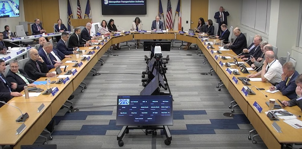 MTA Board Meeting (CP) Los billetes del sistema público de transporte en Nueva York, el mayor del país, subirán partir del 6 de agosto y pasarán de 2,75 a 2,90 dólares por viaje, según aprobó hoy por unanimidad la junta directiva de la Autoridad Metropolitana de Transporte (MTA).