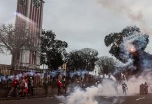 Perú cierra la celebración de sus 202 años de independencia con disturbios en Lima