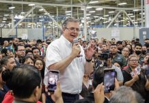 Ebrard deja en segundo plano tema migratorio en visita como aspirate a la frontera norte El aspirante a la candidatura para la presidencia de México por el partido Movimiento Regeneración Nacional (Morena) en 2024, Marcelo Ebrard, visitó este viernes la norteña ciudad de Tijuana, donde dejó en segundo plano temas referentes para la zona fronteriza como la migración.