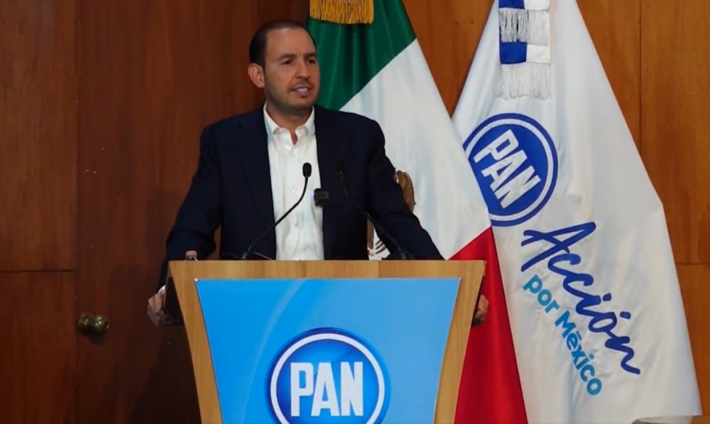 Marko Cortés El opositor Partido Acción Nacional (PAN) acusó este lunes al presidente mexicano, Andrés Manuel López Obrador, de uso ilegal de información del Estado para atacar a la aspirante a la candidatura presidencial Xóchitl Gálvez, después de que el mandatario publicó las cuentas de sus empresas.
