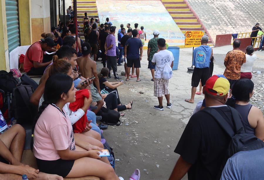 Migrantes permanecen varados hoy en el municipio de Tapachula en Chiapas (2)