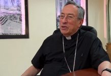 Cardenal de Honduras dice que la ideología de género busca "destruir" las familias El cardenal de Honduras, Óscar Andrés Rodríguez Maradiaga, cuestionó este domingo la ideología de género porque está orientada a "destruir" a las familias y a los niños a través de ideas "diabólicas", y señaló que la sociedad hondureña está dividida por la polarización.