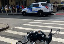 Un hombre a bordo de un ciclomotor disparó este sábado a varias personas en Nueva York de forma aparentemente aleatoria, matando a una e hiriendo a otras tres, antes de ser detenido. Foto NYPD NEWS