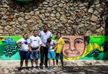Niños mexicanos con síndrome de Down pintan murales como parte de nueva terapia Niños mexicanos con síndrome de Down exhibieron este martes murales pintados por ellos mismos en la ciudad costera de Acapulco para crear consciencia sobre la discapacidad y como parte de una nueva terapia.