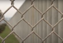 Las autoridades migratorias anunciaron este jueves que esta semana se iniciará la construcción para reemplazar la valla principal del Parque de la Amistad, entre California y México, en el que solían encontrarse familias y amigos a ambos lados de la frontera.