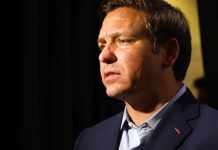 El gobernador de Florida y candidato a las primaras republicanas, Ron DeSantis, ha señalado que, si es elegido presidente de Estados Unidos y la Justicia finalmente condena al expresidente y también candidato republicano, Donald Trump, probablemente le indultase.