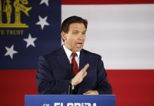 El gobernador de Florida, Ron DeSantis, descartó la posibilidad de ser candidato a vicepresidente si el expresidente Donald Trump (2017-2021) gana las primarias republicanas, porque, según dijo, no vale para ser "número dos".