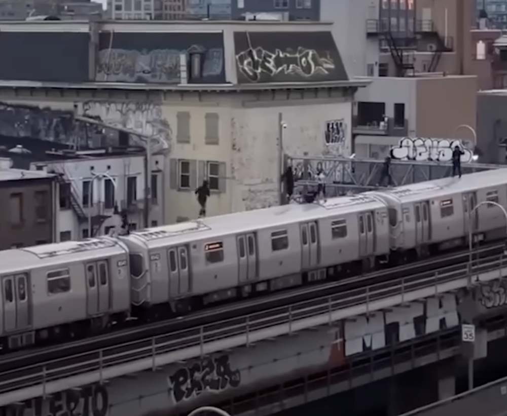 SUBWAY SURFING