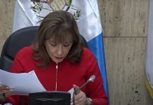 La presidenta de la Corte Suprema de Justicia de Guatemala, Silvia Valdés, lanzó una nueva suspensión de la oficialización de resultados de los comicios celebrados el 25 de junio pasado, según una resolución emitida la noche del viernes.