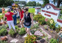 Un juez de Florida aprobó este miércoles una moción para la recreación de la masacre ocurrida en la escuela de secundaria Marjory Stoneman Douglas de Parkland, en la que murieron 17 personas, como así lo habían solicitado en una demanda civil los padres de varias de las víctimas.