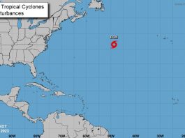 La tormenta subtropical Don mantiene este sábado su curso en medio del Atlántico y con la previsión de que en los próximos días se convierta en un remanente de baja presión, informó el Centro Nacional de Huracanes (NHC) de EEUU.