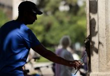 El calor abrasa el sur de EE.UU. y da una tregua a Europa, donde se desatan las tormentas