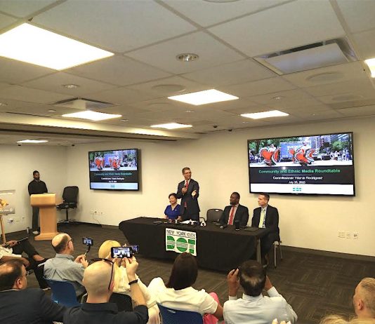 Comisionado de Transporte de Nueva York se reunió con medios comunitarios El comisionado Ydanis Rodriguez resaltó la importancia de mantener una buena relación con los medios de comunicación y el rol de estos, en la amplificación de la información para los diferentes grupos de la ciudad.