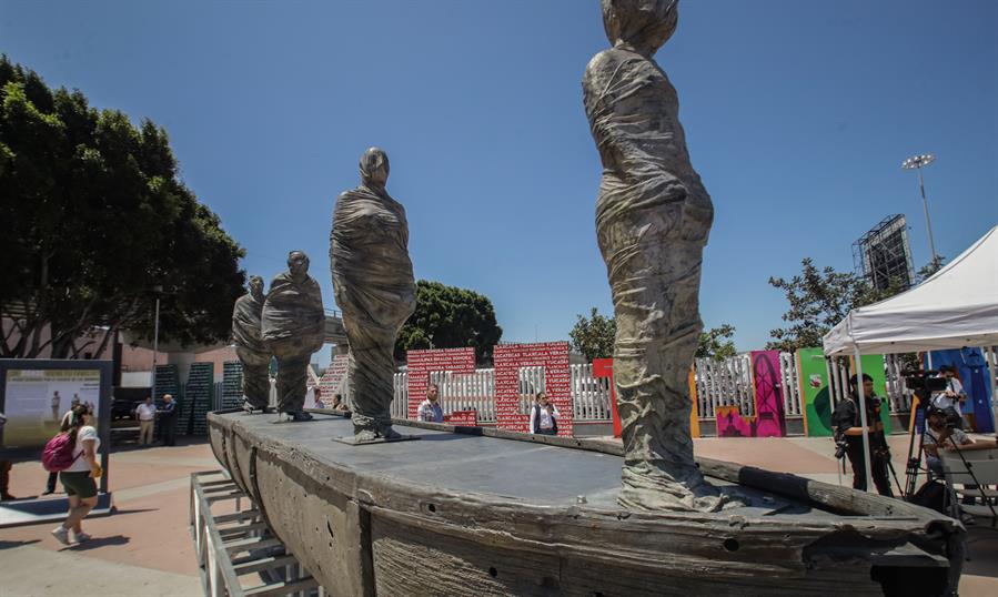 escultura titulada El ruido generado por el choque de los cuerpos (1)