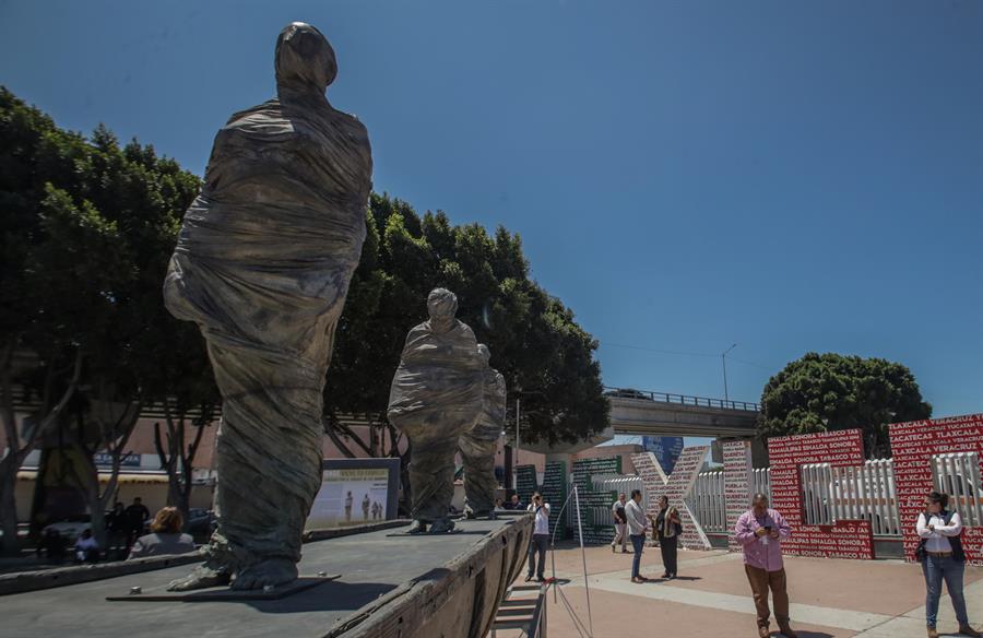 escultura titulada El ruido generado por el choque de los cuerpos (3)