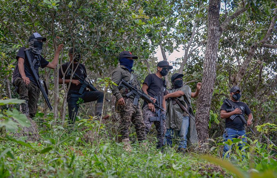 integrantes del grupo armado de autodefensa El Machete Los defensores de derechos humanos y activistas en resistencia temen que durante los próximos procesos electorales la violencia se desborde ante el nuevo poder político