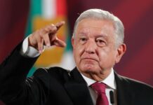 López Obrador niega que el narcotráfico use las remesas para lavar dinero desde EE.UU. El presidente de México, Andrés Manuel López Obrador, negó este lunes que carteles del narcotráfico usen las remesas que los mexicanos envían desde Estados Unidos en niveles récord para lavar dinero.