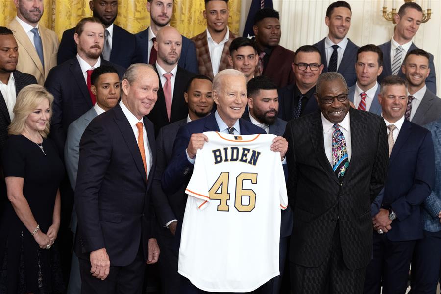 Biden recibe a los Astros de Houston