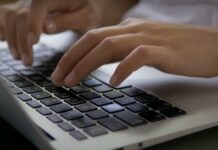 El arte generado por la Inteligencia Artificial (IA) no está protegido por la ley de derechos de autor en Estados Unidos, de acuerdo con el fallo por parte de un tribunal federal en Washington D.C.