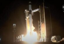 La misión tripulada Crew-7 de la NASA y SpaceX arribará mañana a la EEI La misión tripulada Crew-7 de la NASA y SpaceX viaja este sábado a bordo de la nave Dragon Endurance rumbo a la Estación Espacial Internacional (EEI), adonde se prevé arribe mañana domingo para emprender "nuevas investigaciones científicas en beneficio de la humanidad en la Tierra", según dijo la NASA.