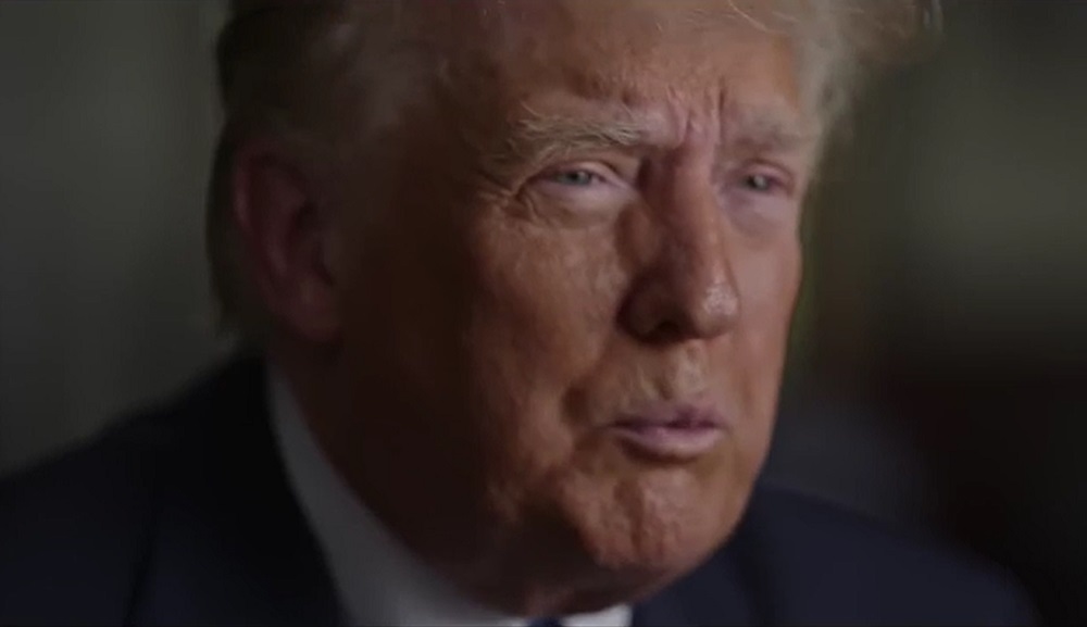 D. Trump vista El primero de los 18 aliados del expresidente Donald Trump (2017-2021) imputados junto a él por sus intentos para revertir los resultados de las presidenciales de 2020 en Georgia se entregó este martes a la Justicia en el estado.