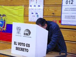 El movimiento político Construye, que tenía como candidato a la Presidencia de Ecuador al asesinado Fernando Villavicencio, advirtió este viernes una posible vulneración de derechos si se repiten las elecciones legislativas extraordinarias en el exterior, después de los problemas ocurridos con el voto telemático.