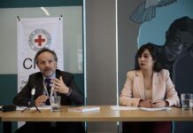 La Cruz Roja lanza una aplicación digital para auxiliar a los migrantes que cruzan México -El jefe de la delegación para México y América Central del Comité Internacional de la Cruz Roja (CICR), Olivier Dubois