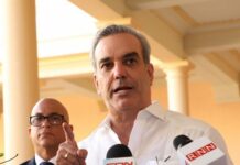 El presidente dominicano confirma que se presentará a la reelección, a costa de su "tranquilidad familiar" El presidente de República Dominicana, Luis Abinader