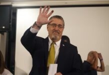 La llegada del candidato progresista Bernardo Arévalo De León a la Presidencia de Guatemala, con un mensaje de lucha anticorrupción, llena de esperanza un país, pero el camino para recuperar la deteriorada democracia está lleno de obstáculos, de acuerdo a la visión de expertos en la política local.