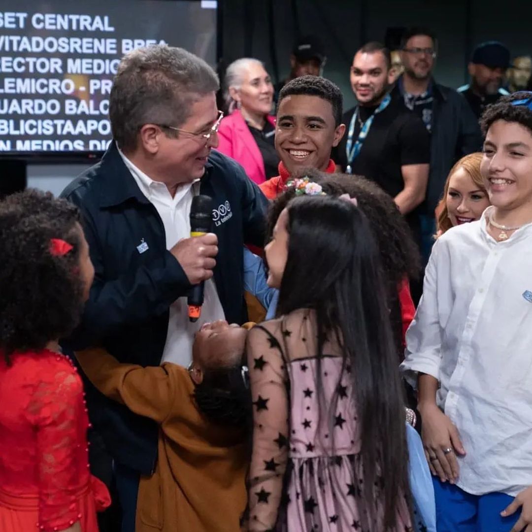 La pareja se enfoca en servicio comunitario y trabajo con niños a través de sus programas.