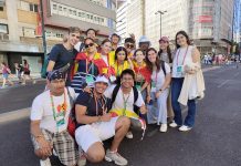 Riadas de jóvenes han recorrido las calles de Lisboa para participar en la Misa de inauguración, que celebra el cardenal patriarca de Lisboa Manuel Clemente esta tarde, a las 19, 1 Ago. (las 20 en España).