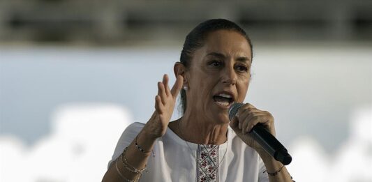 La aspirante a la candidatura presidencial del oficialismo Movimiento de Regeneración Nacional (MORENA), Claudia Sheinbaum