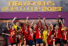 Las jugadoras de la selección española celebran su victoria ante Inglaterra (3)