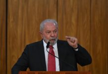 El presidente brasileño, Luiz Inácio Lula da Silva, conversó este miércoles por teléfono con su homólogo estadounidense, Joe Biden, y le subrayó la importancia de avanzar seriamente en el debate sobre la crisis climática.