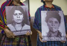 Un grupo de mujeres indígenas del norte de Guatemala exigieron este martes a un tribunal que se condene a los nueve exmilitares acusados de masacrar a 25 miembros de sus familias en julio de 1982, durante el régimen del dictador Efraín Ríos Montt (1982-1983).