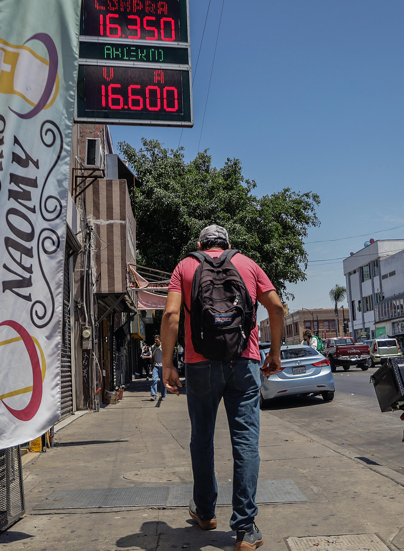 Decremento en costo del d&oacute;lar afecta a mexicanos que reciben remesas en la frontera norte