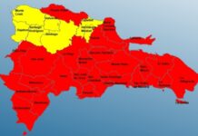 República Dominicana reporta la primera muerte a causa de la tormenta tropical Franklin Una persona murió en República Dominicana a causa de la tormenta tropical Franklin, que este miércoles tocó tierra en el sur del país, informó a EFE Defensa Civil.