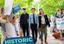 Una jueza falla a favor de un grupo de jóvenes que demandó a Montana por violar sus derechos ambientales jóvenes que demandaròn a Montana