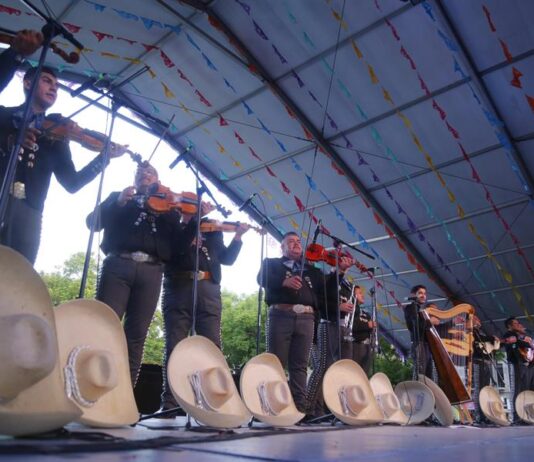 México busca nuevas voces para llenar la ausencia de los grandes cantantes de mariachi