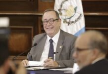 El presidente saliente de Guatemala, Alejandro Giammattei, ha denunciado este martes ante la Asamblea General de Naciones Unidas "acciones de injerencia internacional innecesarias" durante las últimas elecciones en las que resultó vencedor el izquierdista Bernardo Arévalo, del Movimiento Semilla.