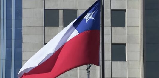 El Gobierno de Chile ha hecho este viernes un llamamiento a la población para que, en la medida de lo posible, evite desplazamientos innecesarios al centro de la capital, Santiago, durante el domingo y el lunes, fecha en que se celebra el 50 aniversario del golpe de Estado contra Salvador Allende.