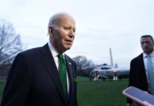 Joe Biden da negativo en un nuevo test de covid pero llevará mascarilla por precaución El presidente Joe Biden, volvió a dar negativo este martes en el segundo test de covid que se le practicó después de que la primera dama, Jill Biden, diera positivo, pero llevará mascarilla por precaución, indicó la Casa Blanca.