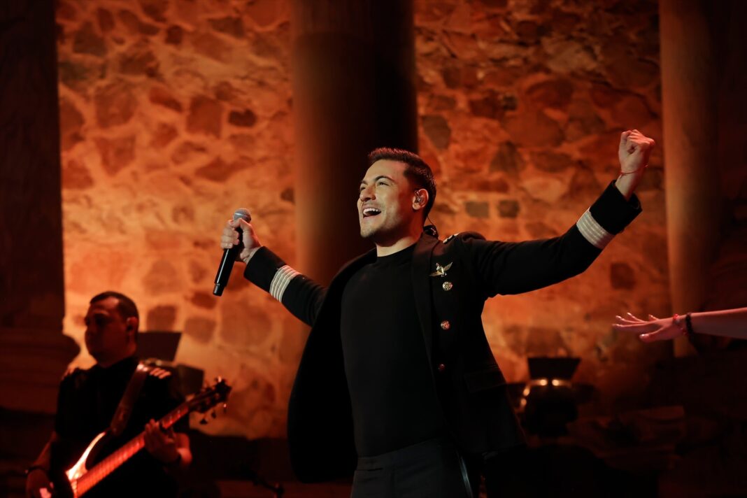 Carlos Rivera.